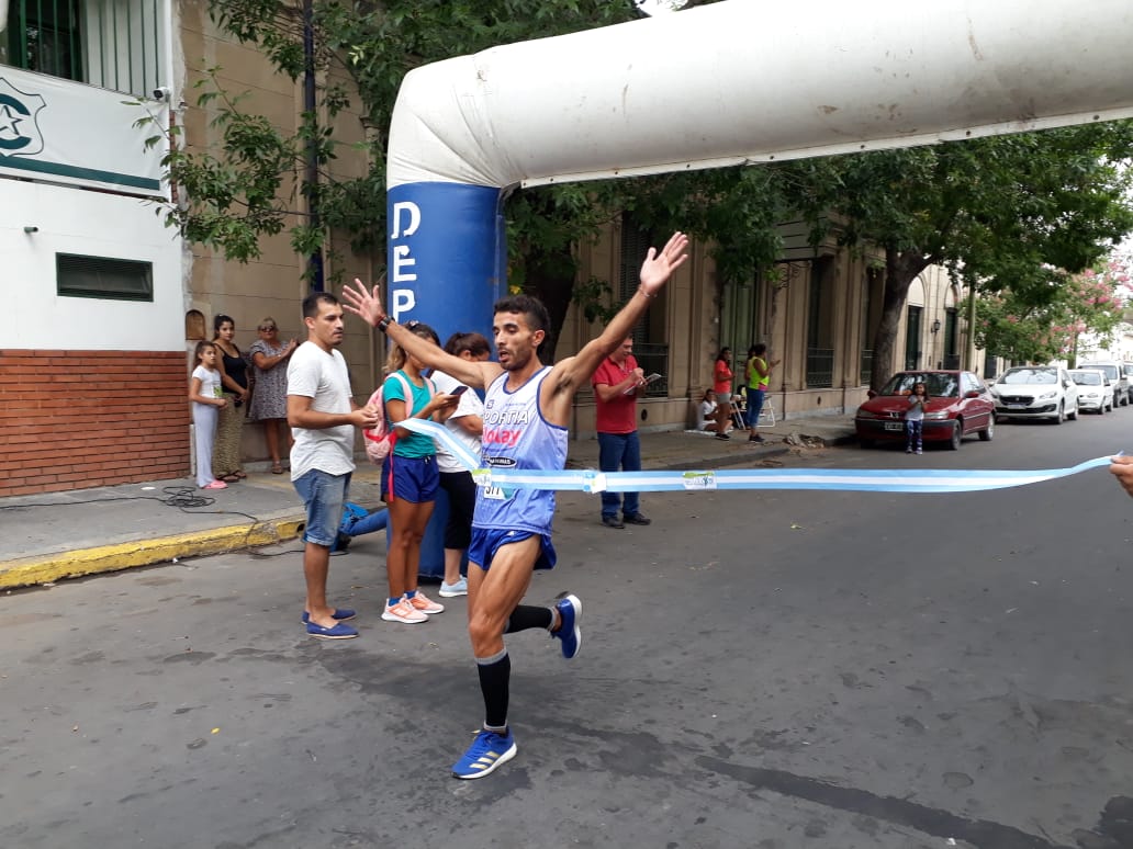 Presentación de premios de la maratón 50 aniversario de CESUAR