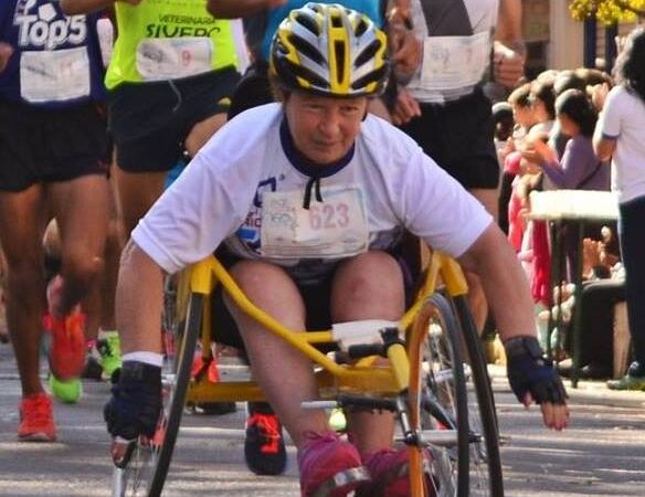 CESUAR apoya la travesía Calafate-Mar del Plata de la atleta azuleña Mirta Montes de Oca
