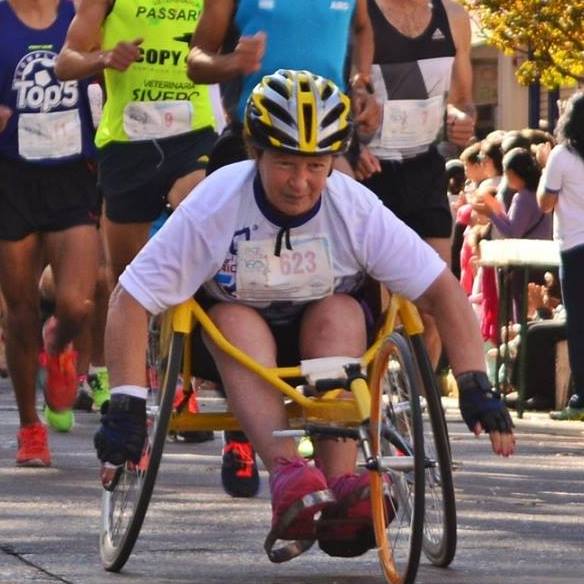 CESUAR apoya la travesía Calafate-Mar del Plata de la atleta azuleña Mirta Montes de Oca