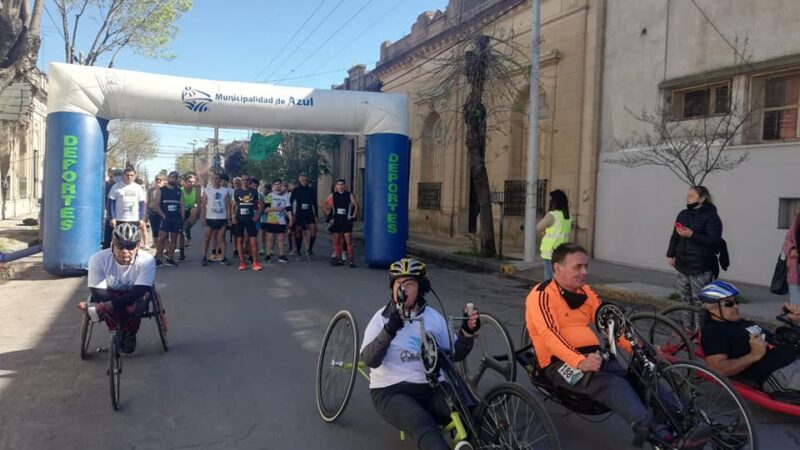 Alejandra Días y José Acosta ganadores de la Correcaminata de CESUAR en su 50 aniversario