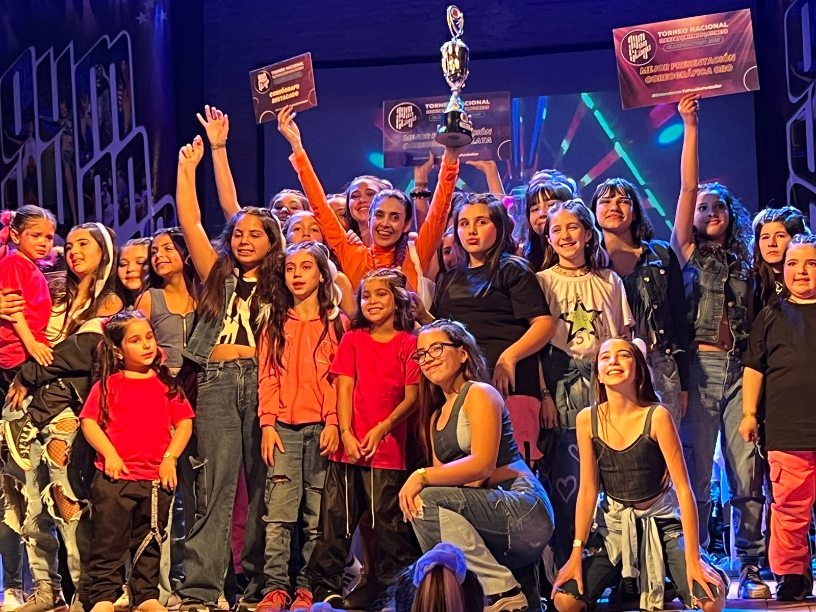Destacada participación de «The Urban Stars» representando a CESUAR en el «Gym on Stage»